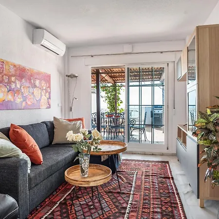 Big Terrace Retreat And Only Steps From & Town La Herradura (Granada)