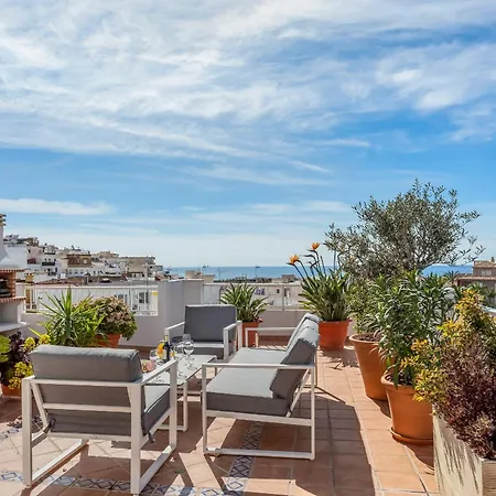 Apartment Big Terrace Retreat And Only Steps From & Town *