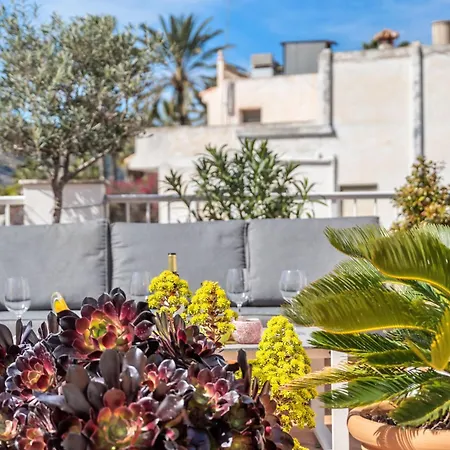 Big Terrace Retreat And Only Steps From & Town Apartment La Herradura (Granada)